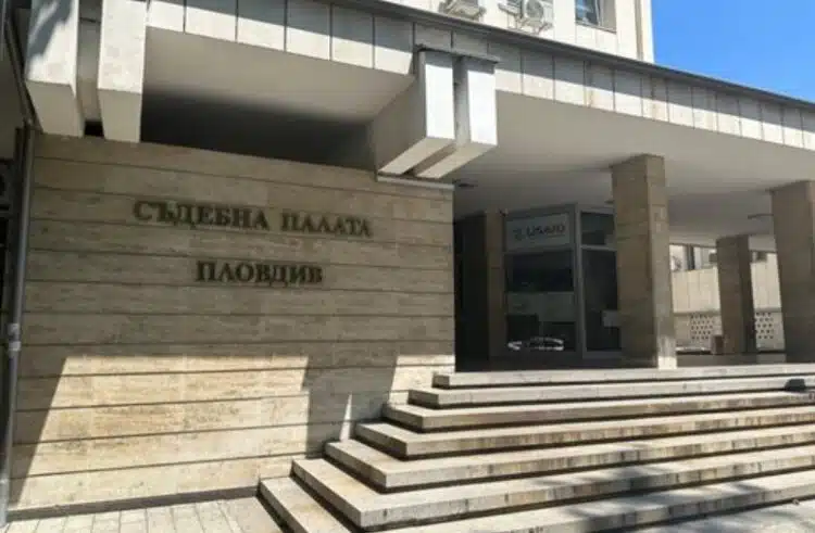 Продаваш алкохол на непълнолетни – отнасяш глоба! 2000 лева бе глобена жена, която продала мента на ученичка!