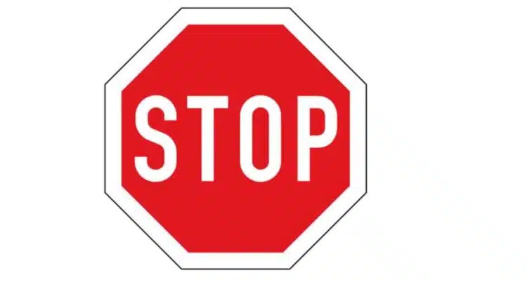 Специални камери ще разпознават дали шофьори спират напълно пред знак „Стоп“