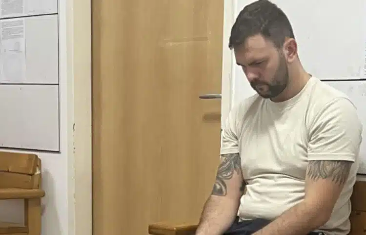 Нов случай на домашно насилие – мъж е обвинен в причиняване на лека телесна повреда, разплака се в съда