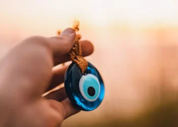 Как да се предпазим от негативната енергия на другите хора