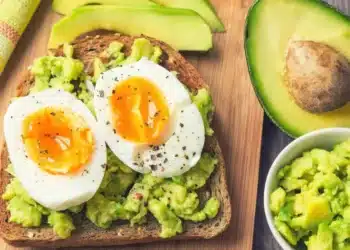 Диетолог посочи пет идеални и прости закуски за отслабване