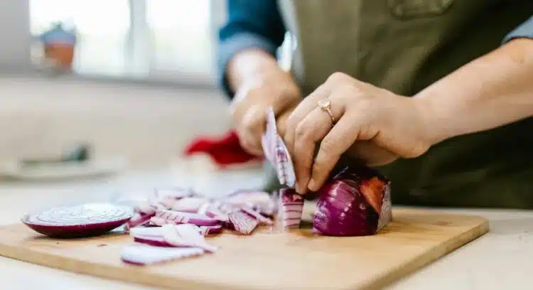 Какъв вид лук ви трябва: бял, жълт или шалот – характеристики на различните сортове