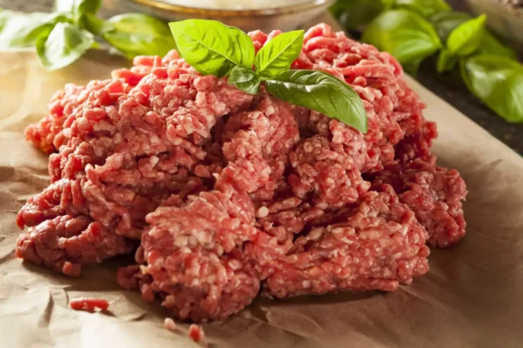 Защо някои хора добавят захар в каймата за кюфтетата