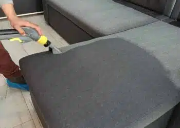 Как да перете мека мебел с помощта на много евтини продукти, които има във всеки дом