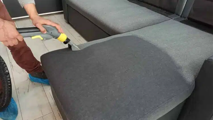 Как да перете мека мебел с помощта на много евтини продукти, които има във всеки дом