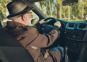 Не ви учат на това в автошколата: условни сигнали сред шофьорите