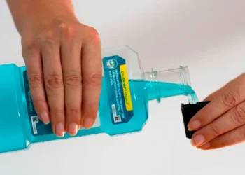 Изхвърлете водата за уста и използвайте този зеленчуков сок вместо това