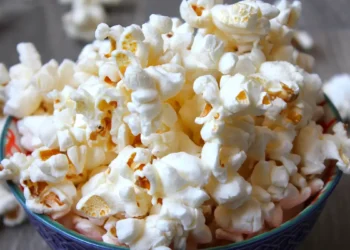 Недейте да купувате от магазина: тайната на вкусните пуканки е да добавите тази подправка