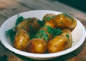 Опитате ли тази рецепта, няма да искате да готвите картофите по друг начин!