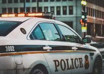 Жена извика полицията, за да избяга от първа среща:ето защо