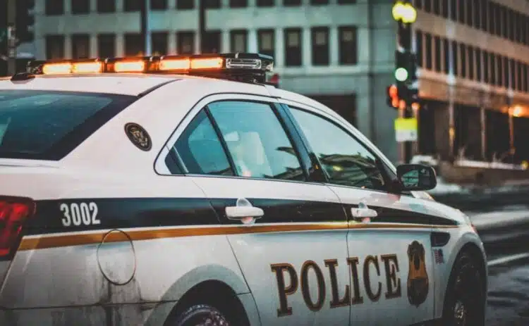 Жена извика полицията, за да избяга от първа среща:ето защо