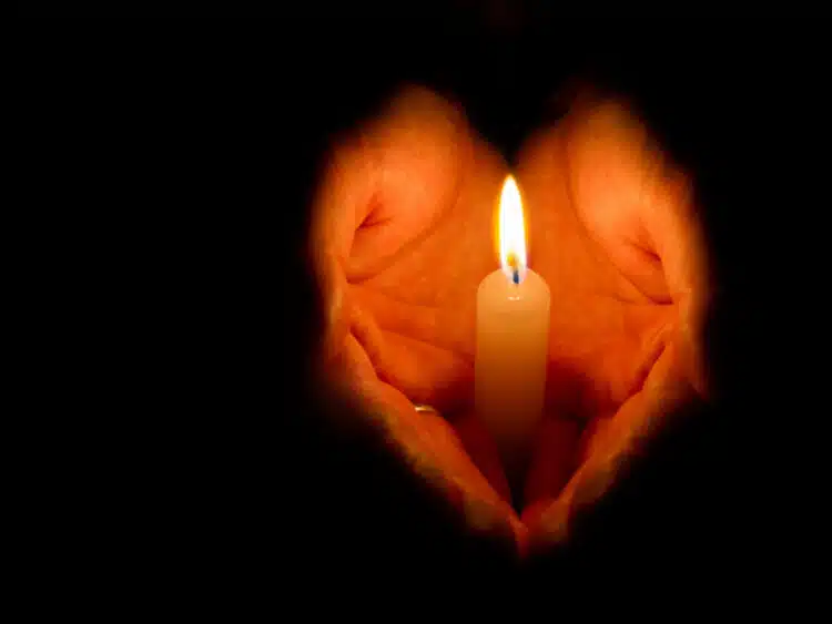 Архангелова Задушница идва: Има 3 неща, които задължително се правят на този ден