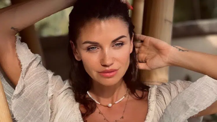 Диляна Попова се появи без капка грим! Ето защо е една от най-красивите българки