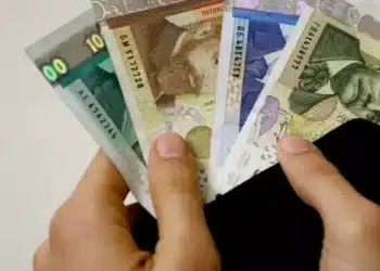 Всички с пенсия под 1077 лева и заплата под 1390 лева бруто и с дългове са уведомени!